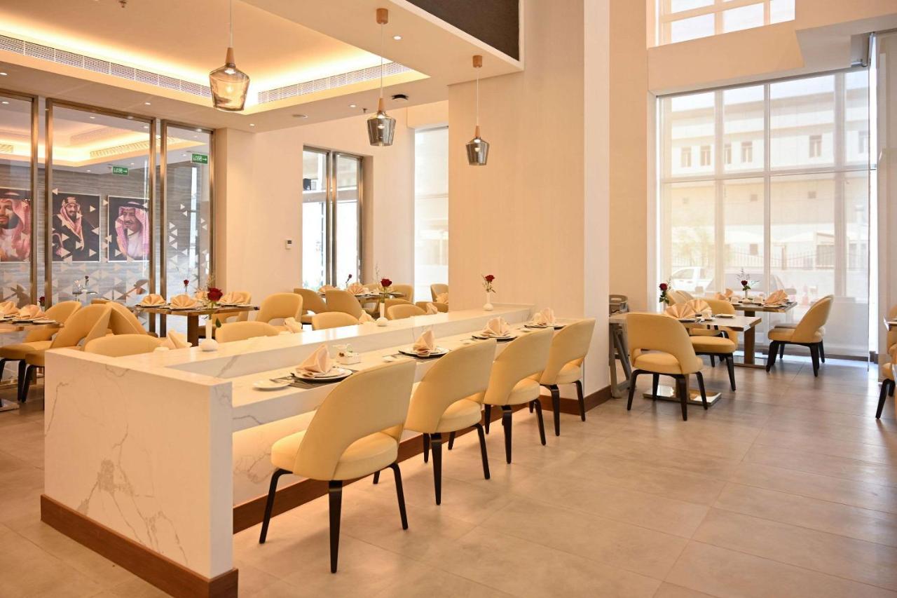 Comfort Hotel Riyadh Olaya Esterno foto