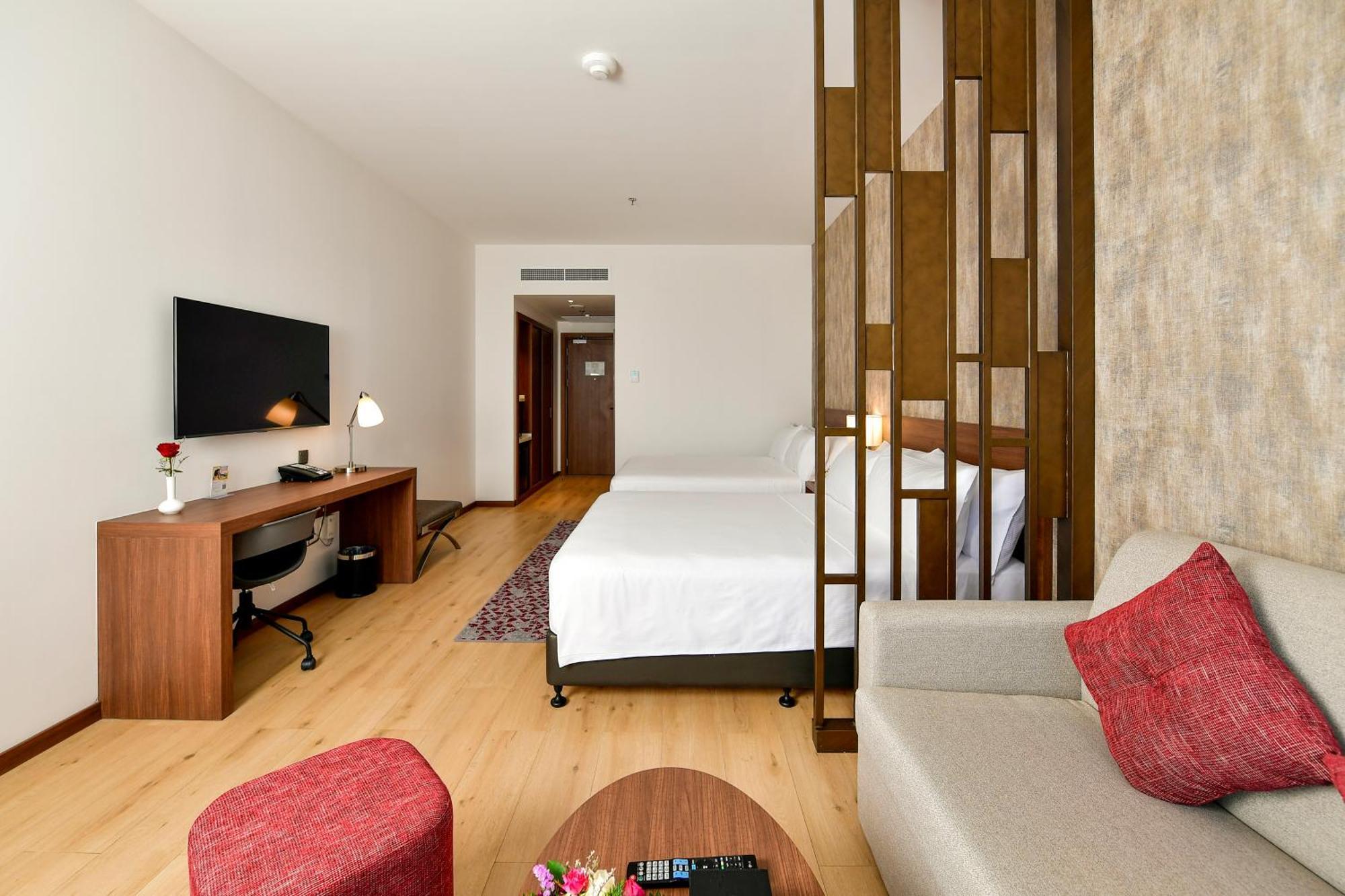 Comfort Hotel Riyadh Olaya Esterno foto