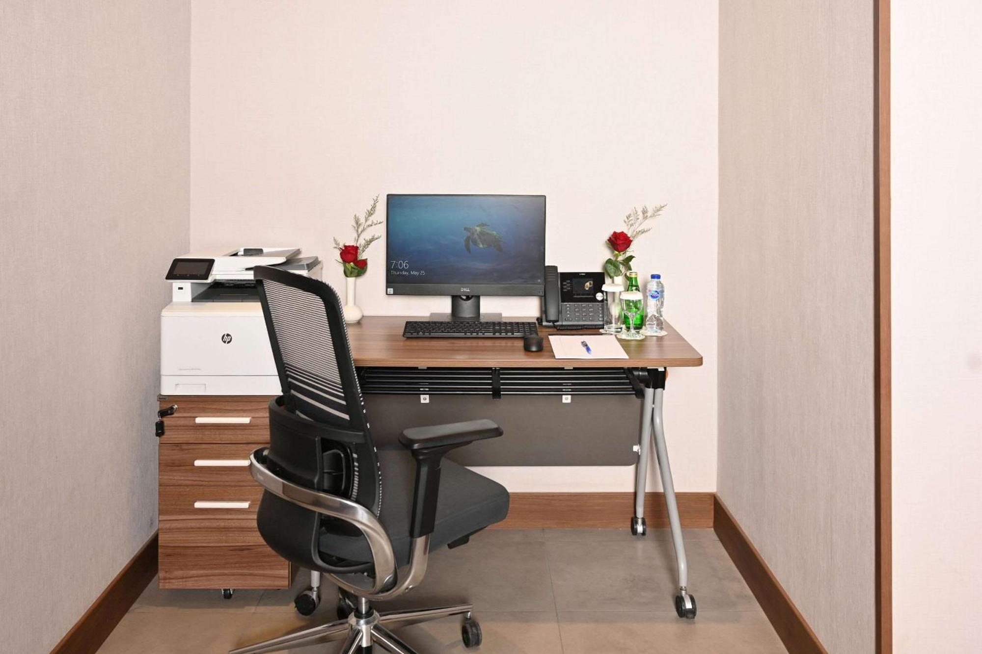Comfort Hotel Riyadh Olaya Esterno foto