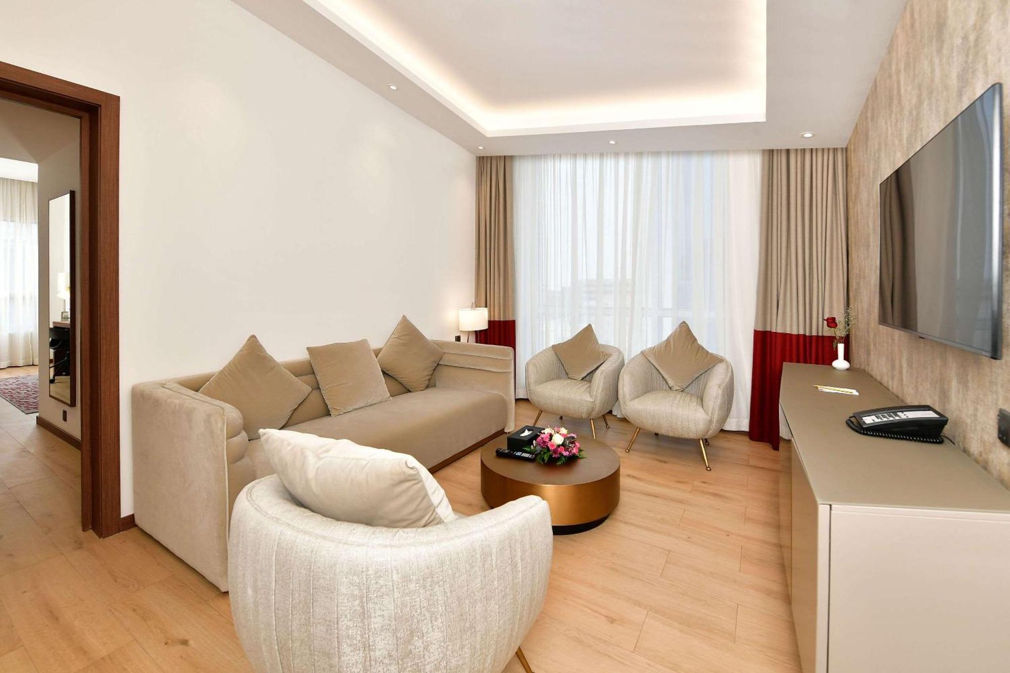 Comfort Hotel Riyadh Olaya Esterno foto