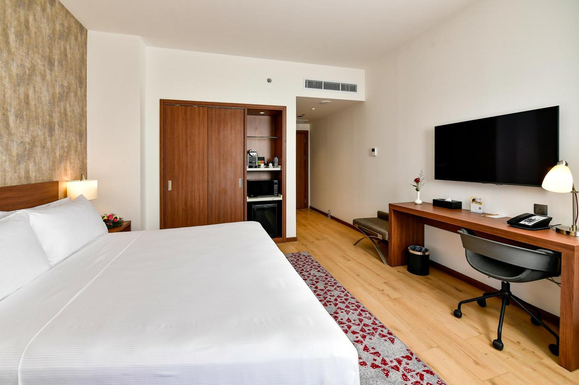Comfort Hotel Riyadh Olaya Esterno foto